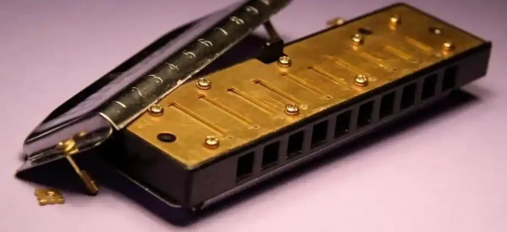  how to clean a harmonica